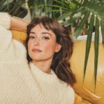 Milana Vayntrub Instagram – 🤫 Shhhhhhhhhhhhunday 🤫 

With this cozy beautiful gang:
Photographer: @mathieuyoung
Producer: @imannalangston
Stylist: @carlee_wallace 
Hair: @bryangaw
Makeup: @karinamoore
Photo Assistant: @louieheredia
Lighting: @elliotsmithhastie.photo