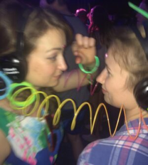 Milana Vayntrub Instagram - If strangers on the internet aren’t making assumptions about your sexuality when you post pics with your best friend, are you even best friending hard enough? 

Happy Birthday Beautiful Weirdo. You’re my dream friend. I’m so lucky. Thank you for sticking around.