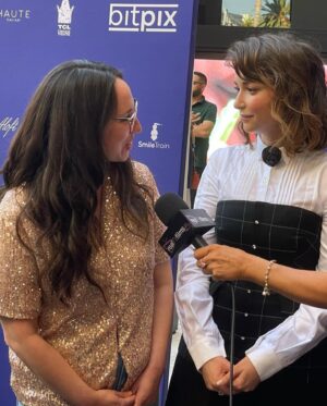 Milana Vayntrub Instagram - My favorite pastime is watching Marina talk. Particularly fun when it’s about our film “Pickled Herring”. 

Top & corset by @honaydaofficial
Flower clip by @maguireshoes
Ring & earrings by @sterlingforever
Shoes by @ysl
Styling by @fashiontulle