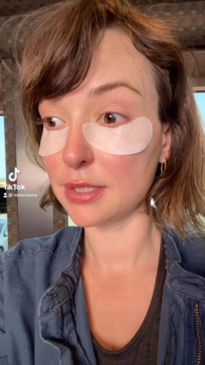 Milana Vayntrub Instagram - Mama did a tiktok and it only took 6,000 attempts. 

Faceology by @afton
