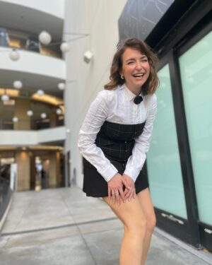 Milana Vayntrub Instagram - My favorite pastime is watching Marina talk. Particularly fun when it’s about our film “Pickled Herring”. 

Top & corset by @honaydaofficial
Flower clip by @maguireshoes
Ring & earrings by @sterlingforever
Shoes by @ysl
Styling by @fashiontulle