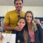 Milena Torres Instagram - Mis Dos chiquitos Anacristina y Jean Luca, hoy recibieron de parte de su Escuela el Peacemaker del Mes, cada uno en su grado. Fueron elegidos para ganárselo por la virtud: HONESTIDAD 😍🙏🥹 Fue sorpresa para ellos, obvio ya nosotros sabíamos porque nos avisaron hace unos dias y guardamos el secreto 🤐 No podemos estar mas orgullosos de ellos y agradecidos con la vida 🙏🙏 🌟 HONESTIDAD: “Hablar y actuar con sinceridad, es más que no mentir, engañar, robar o hacer trampas. Implica mostrar respeto hacia los demás y tener integridad y conciencia de sí mismo” 🙏 #moment #honesty #life #honestidad #mamaorgullosa #papaorgulloso #love #momlife
