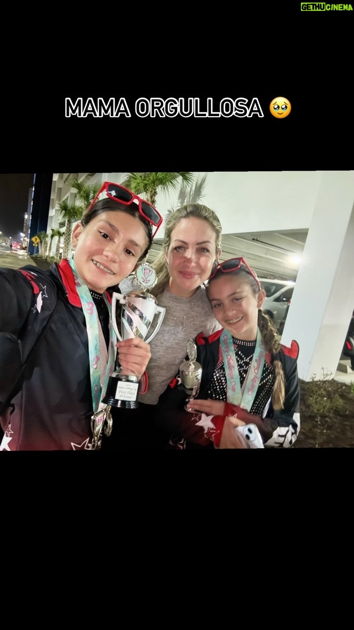 Milena Torres Instagram - Un fin de semana mas donde las palabras sobran para mis campeonas π©·πππ
π«ΆπΊπΈπ»πͺπ
β¨ #mamaorgullosa #gimnastic #gimnasia #momlove
