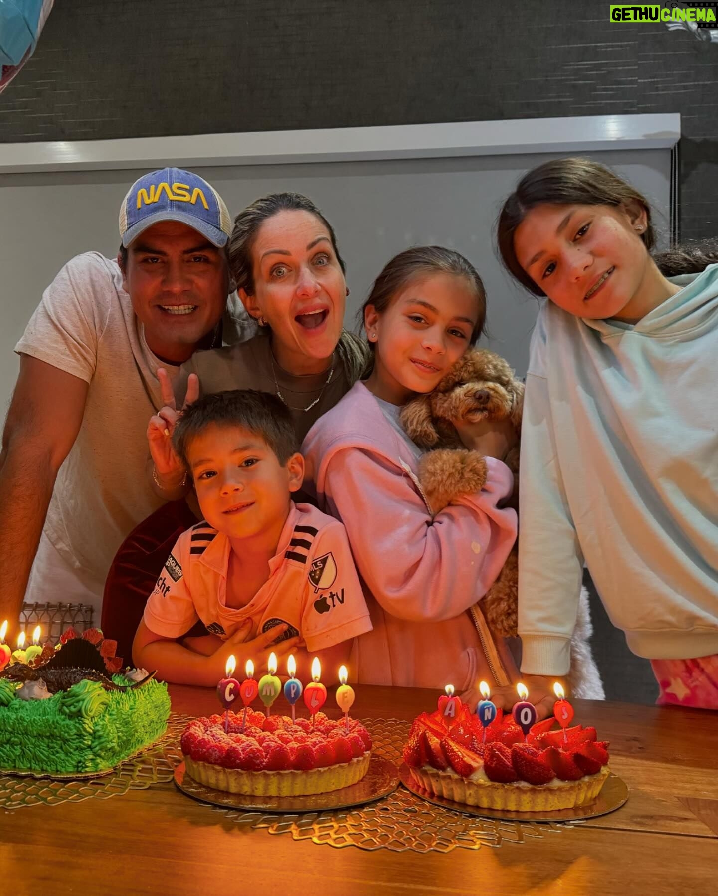 Milena Torres - 6.6K Likes - #tbt š©·š©·š
Foto 1 š15 de Abril de 2019
Foto 2 š15 de Abril de 2024
#family #moment #love #momlife
