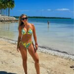 Milena Torres Instagram – Soy de esas personas que ama ir a la playa aunque no sepa nadar muy bien 🥹🍋🤪