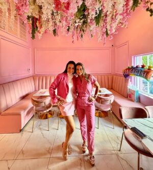 Milena Torres Instagram - Hoy es el Cumpleaños de una de las personas más especiales que han llegado a mi vida 🥰 Mi Amiga beshaaa, mi socia, una hermana que la vida me regalo 😍 @geo_palacios 🎉 Deseo que siempre seas muy feliz y que tu vida siga llenándose de Bendiciones por siempre 🙏 Te Amoooo! 🥰🎁🥳 #happybirthday #felizcumpleaños #friends #moment