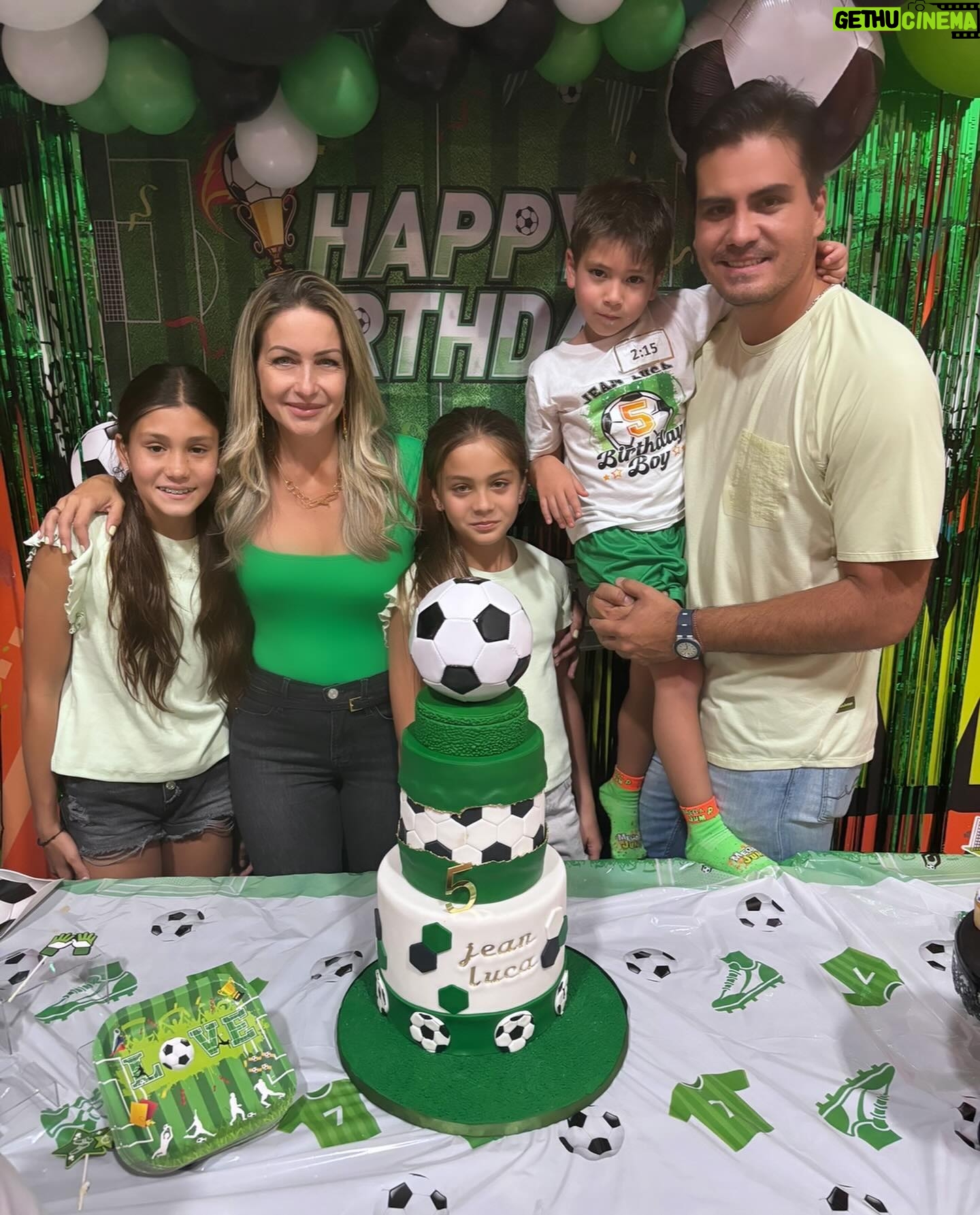 Milena Torres - 6.3K Likes - Mi niƱo Amado @jeanlucapalmegiani š Que Dios te Bendiga hoy y siempre.
No podemos estar mas orgullosos de ti š Que Bendición tenerte a nuestro lado y poder escucharte siempre decir: Amo a mi Familia š„¹āŗļø
Te Amamos infinito bebe! #happybirthday šš„³šš
#felizcumpleaƱos #moment