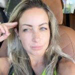 Milena Torres Instagram – Cosas que aprendí a mis 40 años: 

☑️Puedes salirte de un grupo de WhatsApp que no te guste
☑️Si das todo no significa que recibirás todo 
☑️ Casi todo el mundo se pone filtro en las redes sociales 
☑️ Lo que llega fácil, fácil se ve
☑️No esperes que los demás cambien por ti 
☑️El pasado no es el mejor lugar para vivir 
☑️ Tu mayor responsabilidad es amarte a ti mismo 

“Me gusta ser de los 80’s” 😏 #80s