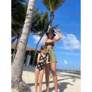 Millaray Viera Instagram - Mi familia de 3 está de gira❤️
Las amo, hijas mías!🥹🫶
