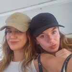 Millaray Viera Instagram - Ser la mamá de ellas 2 es un privilegio🩷 Viajar sólo nosotras 3 es un regalo🙏 A no perder las largas conversas y las noches de juegos de mesa. Las amo hijitas🩷