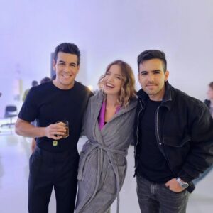 Millaray Viera Instagram - Cosas que suceden en España 🇪🇸
Con el precioso equipo Icon, en el que todos los bellos seres humanos que lo componen vibran en la misma frecuencia 💫❤️