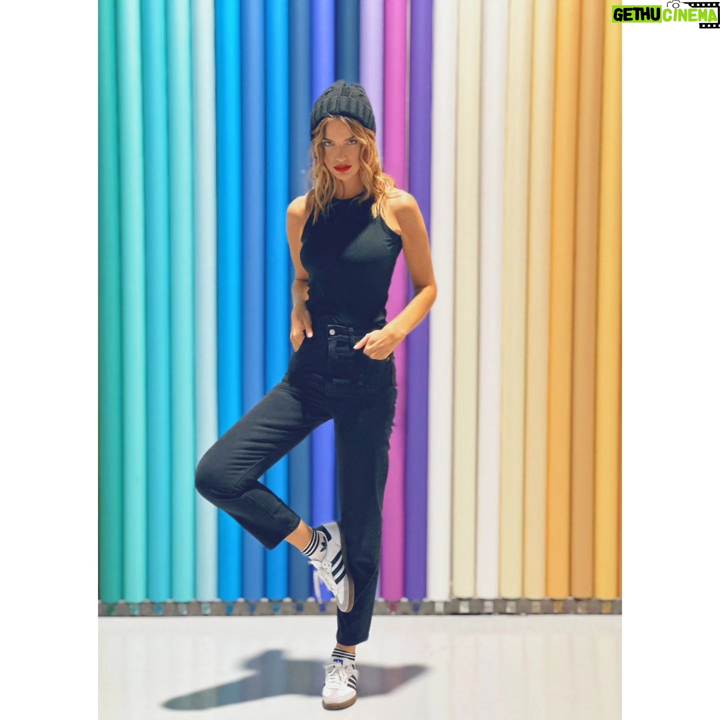 Millaray Viera - 24.5K Likes - Cosas que suceden en España 🇪🇸
Con el precioso equipo Icon, en el que todos los bellos seres humanos que lo componen vibran en la misma frecuencia 💫❤️