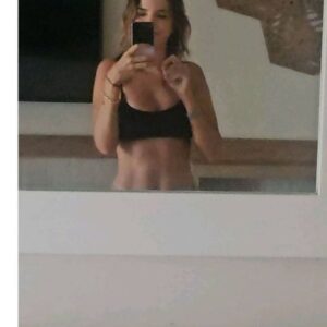 Millaray Viera Instagram - Ser la mamá de ellas 2 es un privilegio🩷
Viajar sólo nosotras 3 es un regalo🙏
A no perder las largas conversas y las noches de juegos de mesa. Las amo hijitas🩷