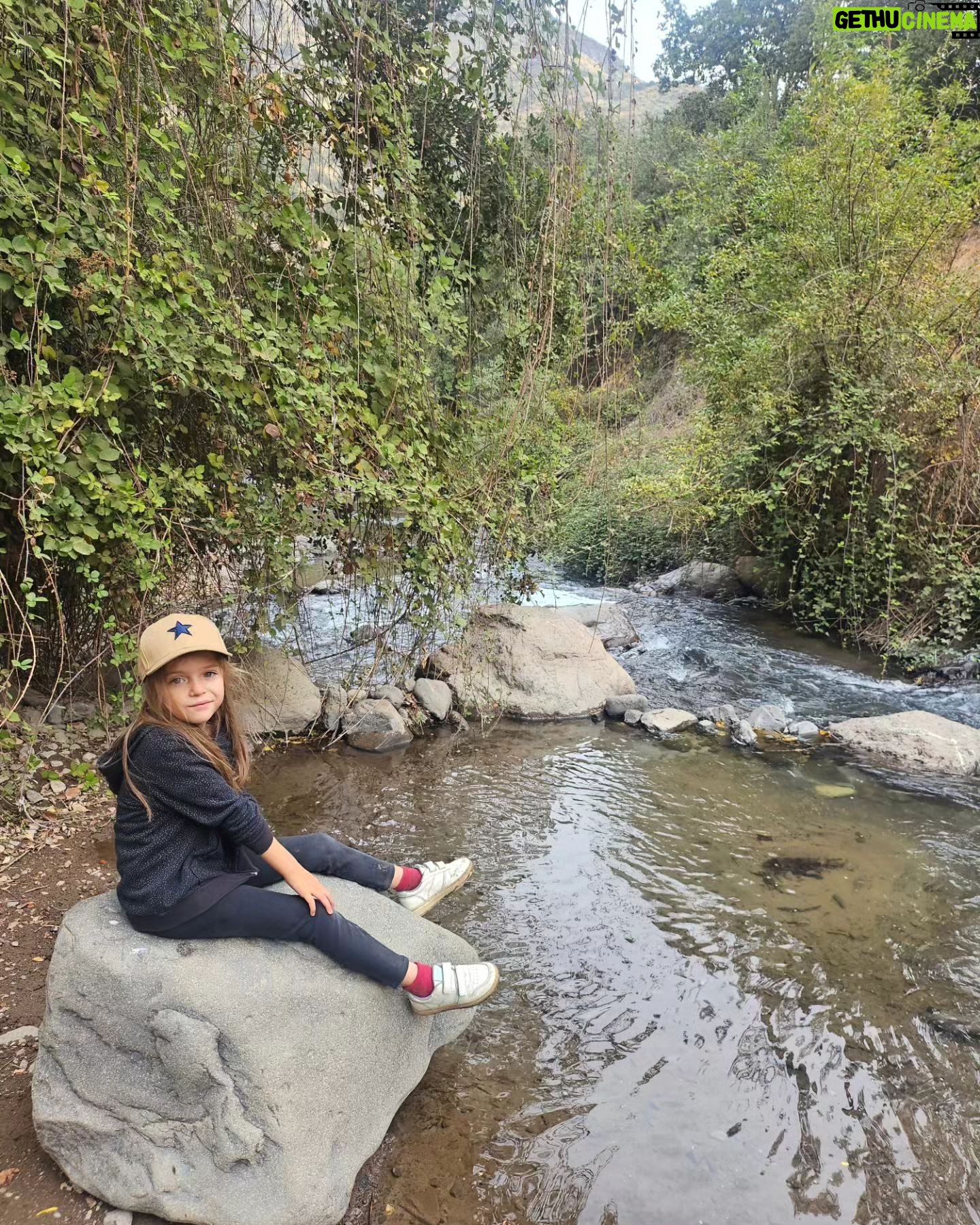 Millaray Viera Instagram - 🎶Tengo esa nostalgia de Domingo por llover...🎶