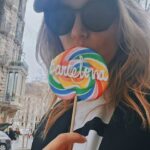 Millaray Viera Instagram - Cosas que suceden en España 🇪🇸 Con el precioso equipo Icon, en el que todos los bellos seres humanos que lo componen vibran en la misma frecuencia 💫❤️