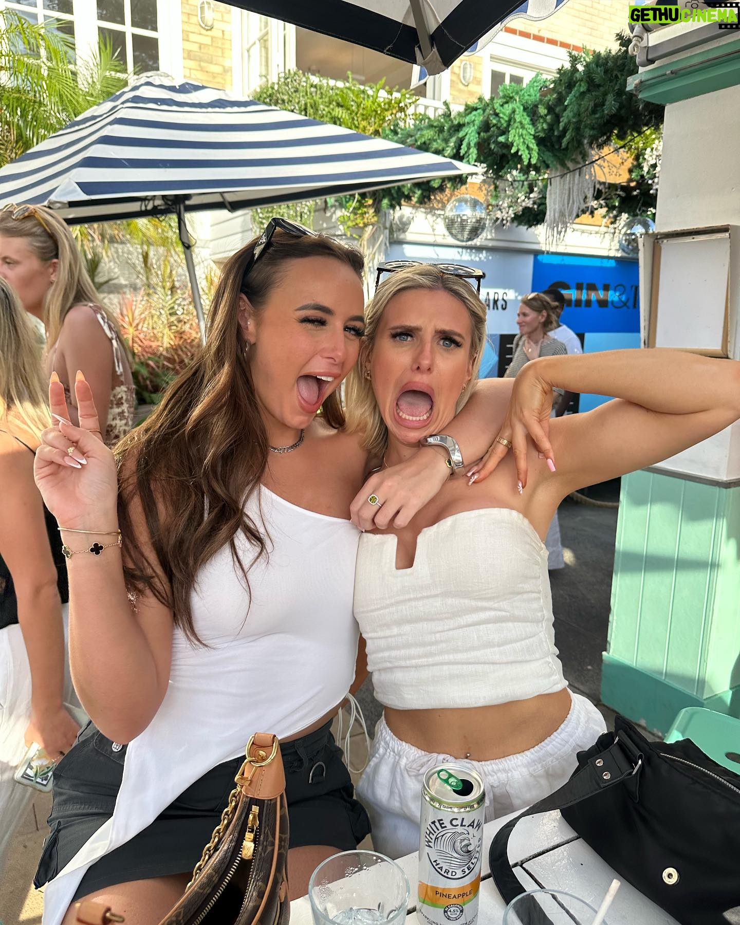 Millie Court Instagram - SHRIMPS ON DA BARBIEEEE!!!!