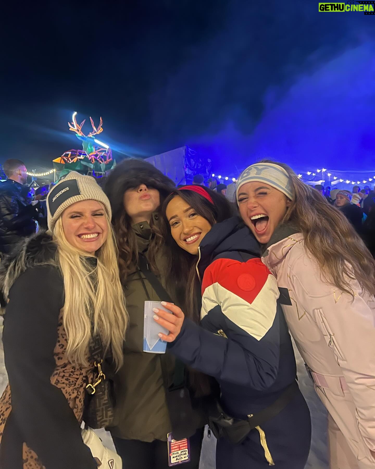 Millie Court Instagram - Snowboxx babyyyyyy!! 🎫❄️⛷️ Didn’t take nearly enough pictures of the whole trip because we were honestly having so much fun 😭 AND can definitely confirm I’m still shit at skiing… (all about the apres for me lol) @snowboxx gifted trip* ✨