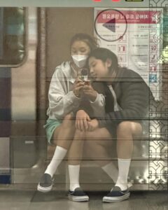 Mimi Instagram - My Bro 어느새 내 키를 훌쩍 넘은 내동생 온시 하루가 다르게 쭉쭉 크는 온시