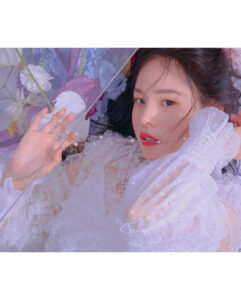 Min Hyo-rin Instagram - 🌱봄비처럼 싱그러운 촬영 항상 감사합니다💕🌸☘️ @1stlookofficial @diame_official