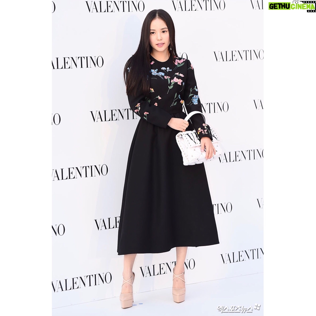Min Hyo-rin Instagram - πΈππ@maisonvalentino#candystud