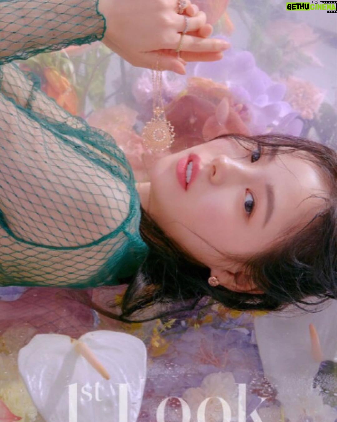 Min Hyo-rin Instagram - π±λ΄λΉμ²λΌ μ±κ·Έλ¬μ΄ 촬μ νμ κ°μ¬ν©λλ€ππΈβοΈ @1stlookofficial @diame_official