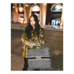 Min Hyo-rin Instagram – ❤️HYORIN❤️#DiorBookTote #ABCDIOR #Dior @Dior