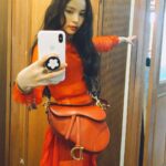 Min Hyo-rin Instagram – 💃💃💃#DiorSaddle @Dior #ellekorea