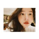 Min Hyo-rin Instagram – 🍫☕️핫초코 잔뜩 묻히며 하루 끝🫥✌🏻