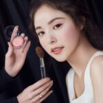 Min Hyo-rin Instagram – 꽃모양볼터치🌸🍑🌸🍑🌸
#치크팝#맨얼굴에도 꼭하는볼터치. @cliniquekorea @clinique