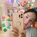 Min Hyo-rin Instagram – 자야되는데🥱😴🥛🍪🤦🏻‍♀️