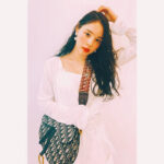 Min Hyo-rin Instagram - ❤️🧡💛💚💙💜🖤#DIORSADDLE @Dior ❤️🧡💛💚💙💜🖤