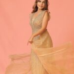 Mina Nour El Din Instagram - من السهل محبة الضوء أرني عتمتك. #مينا_نور_الدين