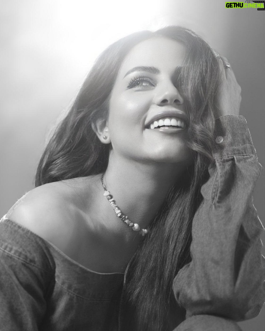 Mina Nour El Din Instagram - Smile 🙂. Taken by : @yassir.ali_official