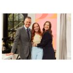 Mina Starsiak-Hawk Instagram - What an absolute joy and pleasure it was to style the beautiful and talented @mina_starsiak_hawk for her appearance on @thedrewbarrymoreshow ❤️ Tune in today 4/12 to watch her interview! . . . #styledbystyleriot #styleriot #stylist #thedrewbarrymoreshow #drewbarrymore #goodbones #hgtv #talkshow #fashion #fashionstylist #wardrobestylist
