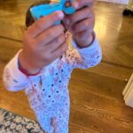 Mindy Kaling Instagram - Happy Easter everyone! 🐰🪺💕 7:01AM indoor egg hunt because of the rain! 🤷🏾‍♀️ thank goodness the Easter bunny had keys to the house and hid her eggs inside!