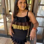 Mindy Kaling Instagram – Looking summery but tbh still very cold. Icy feet and hands.