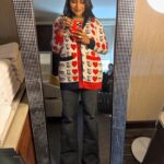 Mindy Kaling Instagram – Met my friend’s husband at a work event. Seemed pretty cool. Said he wrote a book. Gonna go check it out!