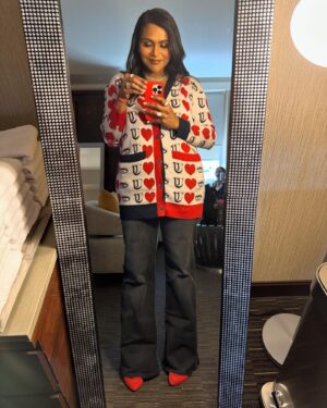 Mindy Kaling Instagram - Met my friend’s husband at a work event. Seemed pretty cool. Said he wrote a book. Gonna go check it out!