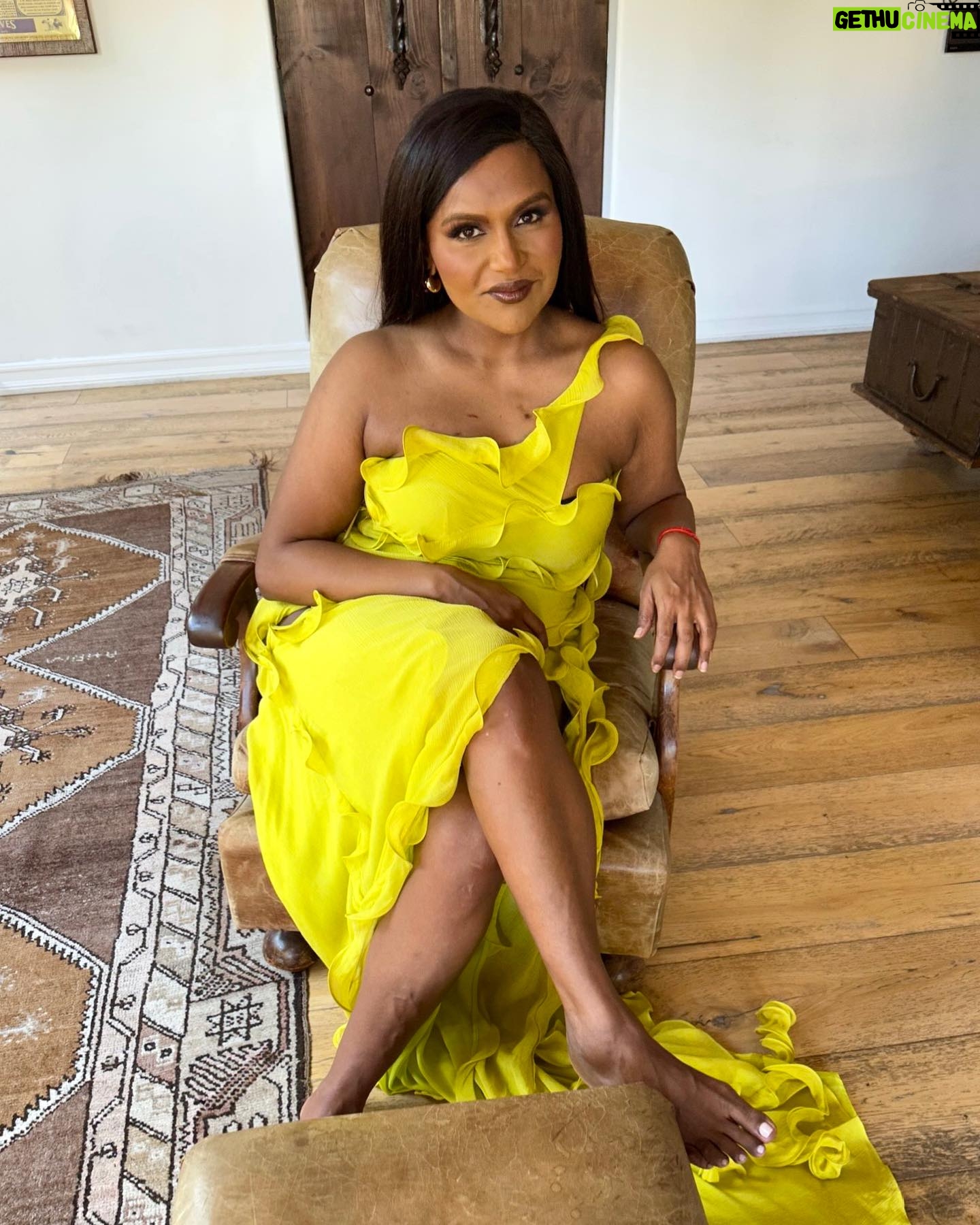 Mindy Kaling Instagram - Probably my favorite dress and even a little bare foot for the friendly perves 💕