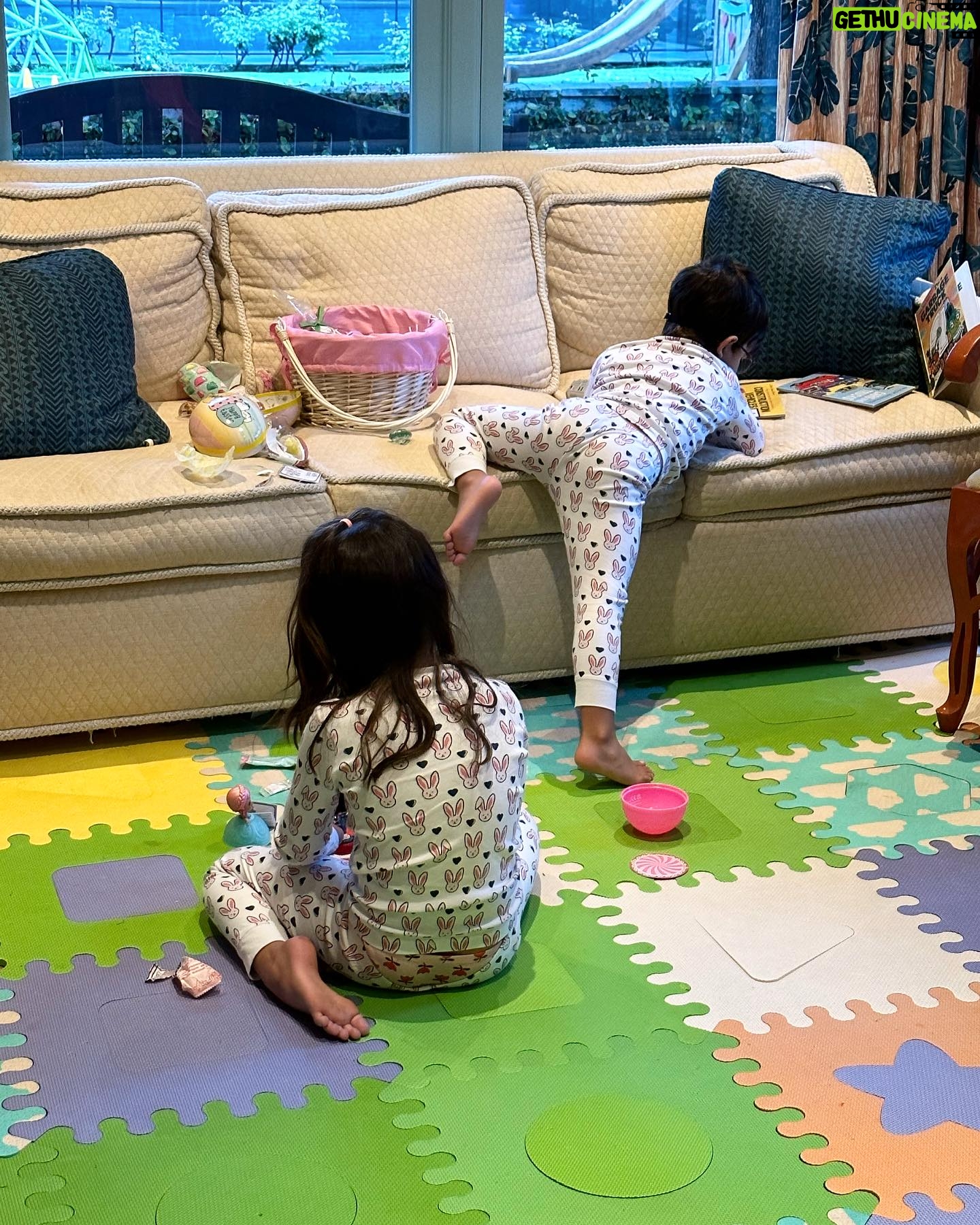 Mindy Kaling Instagram - Happy Easter everyone! π°πͺΊπ 7:01AM indoor egg hunt because of the rain! π€·πΎββοΈ thank goodness the Easter bunny had keys to the house and hid her eggs inside!