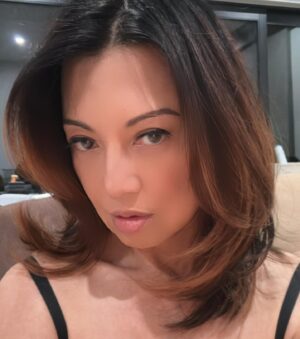 Ming-Na Wen Instagram - Well, here's the AFTER! 👏🏼

I am LOVING my new hair! 
❤️🥰❤️
Thank you, my darling @chazdean! I knew you'd do your magic. 

I feel rejuvenated and transformed. A whole new me. I feel lighter and more confident! #wengirl forever.😘💋

Amazing color and cut. You're the best! 
Love you to the moon and back.❤️❤️❤️❤️❤️