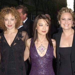 Ming-Na Wen Instagram - #TBT 

Such joy to come across pics of wonderful and talented people I was lucky to have worked with in my career. 

@alexkingstonofficial and #sherrystringfield are gems. 🥰❤️

Thank you to my dedicated fan @mingnadaily for constantly finding and posting all these great pieces of my past. Love you!❤️🥰
