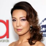Ming-Na Wen Instagram - Just my everyday look.😂😂 Last night was magical! ✨💫 Love this beautiful addition to my awards wall! 🏆 ❤️🥰 @hollywoodbeautyawards Makeup: @jeonghwa.makeupartist Hair: KJ Dolvik Color/cut: @chazdean Gown: @hayariparis #timelessbeauty #liveyourbestlife #ageisjustanumber 💪🏼 @hwac