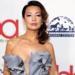 Ming-Na Wen Instagram - Just my everyday look.😂😂 Last night was magical! ✨💫 Love this beautiful addition to my awards wall! 🏆 ❤️🥰 @hollywoodbeautyawards Makeup: @jeonghwa.makeupartist Hair: KJ Dolvik Color/cut: @chazdean Gown: @hayariparis #timelessbeauty #liveyourbestlife #ageisjustanumber 💪🏼 @hwac