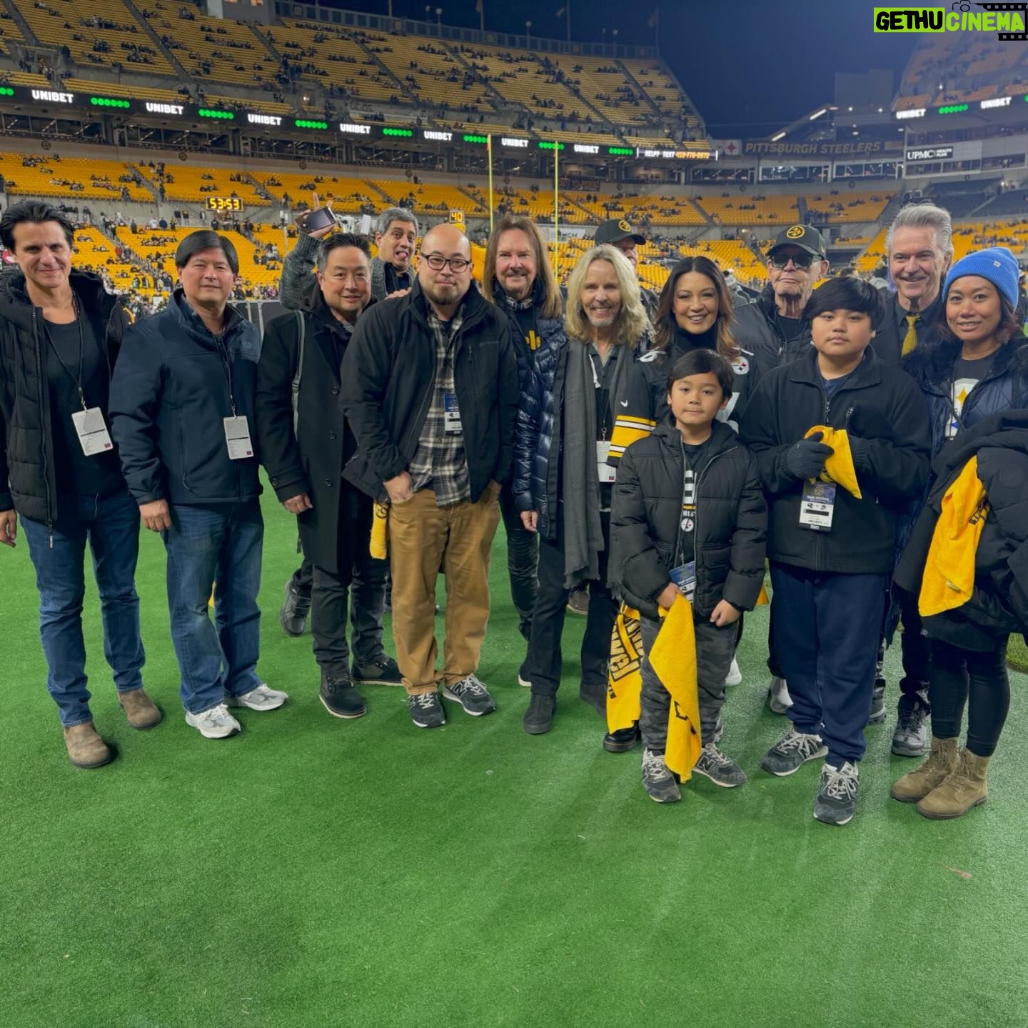Ming-Na Wen Instagram - Not the outcome we wanted tonight, πͺbut it was still an exhilarating homecoming to be on the field with the @steelers and my family and friends! βΊοΈ ππΌπ€π Great to meet the Rooneys, see my buddy @mrpatrickfabian and meet the members of @styxtheband. Being on the field was such a high! Thank you to Dave Hoss, John Wodarek and Noah for making this a most awesome experience! The fans rocked the towel twirl and I loved seeing them continue to cheer #theSteelers on with pure devotion and passion! But even though they rallied, no go tonight. πͺ Next one! π€ππ€π