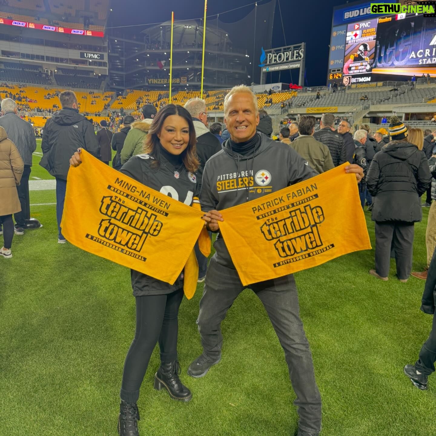 Ming-Na Wen Instagram - Not the outcome we wanted tonight, πͺbut it was still an exhilarating homecoming to be on the field with the @steelers and my family and friends! βΊοΈ ππΌπ€π Great to meet the Rooneys, see my buddy @mrpatrickfabian and meet the members of @styxtheband. Being on the field was such a high! Thank you to Dave Hoss, John Wodarek and Noah for making this a most awesome experience! The fans rocked the towel twirl and I loved seeing them continue to cheer #theSteelers on with pure devotion and passion! But even though they rallied, no go tonight. πͺ Next one! π€ππ€π