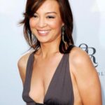 Ming-Na Wen Instagram - Looking at photos of me when I had short hair. It's so damn HOT🥵in LA right now! I want to chop off my hair!💇🏻‍♀️ Please help me pick a style. Bangs or no bangs? I can't decide. Or should I leave it long? 🤷🏻‍♀️ 🤷🏻‍♀️🤷🏻‍♀️ #indecisive #haircut #hairstyle