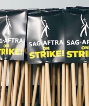 Ming-Na Wen Instagram - Day 1 #SAGAFTRAstrike

I have been a proud member of @sagaftra since 1986. 
I stand in solidarity with my union & our sister union #wga for a fair deal & protection for all members. 
👊🏼💪🏼

I am thankful to our Presidenrt @officialfrandrescher, negotiator @duncanci & sec/treasurer @msjoelyfisher @seanastin for all their efforts on our behalf. 

#sagaftrastrong #wgastrong #sagaftramember 
We are stronger together💪🏼👊🏼