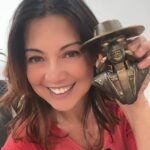 Ming-Na Wen Instagram - I've got Cad Bane in the palm of my hand now!😆 Our very own @themandalorian @hookuptattoos, award winning makeup artist, Alexei Dmitriew, just made me the COOLEST hook to hang my #FennecShand helmet on! Lol Thanks, Alexei!👍🏼🥰 #cadbane #starwars #themandalorian #thebadbatch