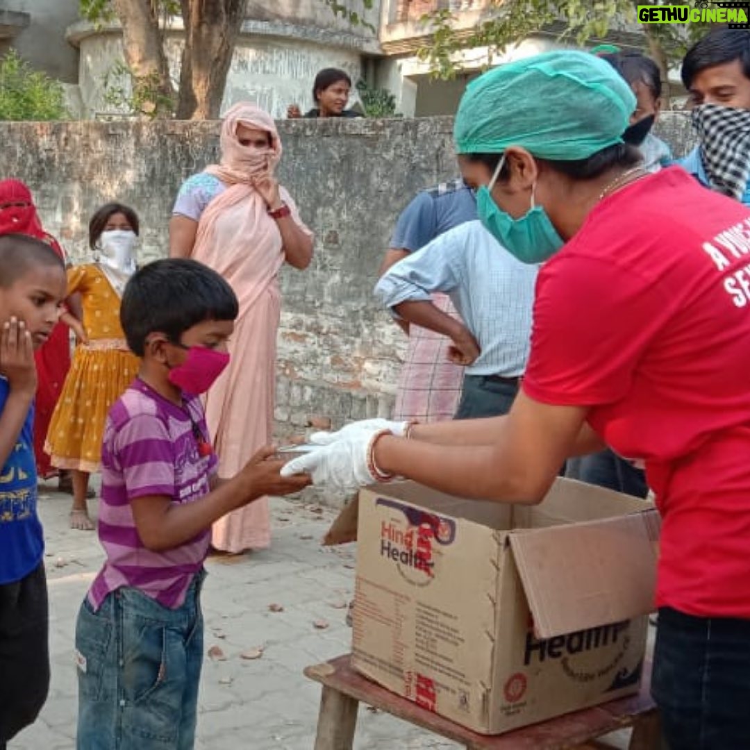 Minka Kelly Instagram - I’m grateful to be able to join GO Campaign’s Changemakers, especially at this time of crisis in India when the need is so great. I’ve been looking for a way to get more involved in improving the lives of children and young people around the world, and GO Campaign has 15 years of experience cutting out the red tape and bringing direct aid to those who need it most. I hope you’ll join me and my friends at GO Campaign bring immediate relief to families there today. The link to make a donation is in my bio. Every single dollar is making all the difference to a child. ❤